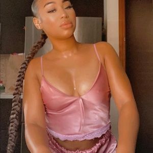 Meet your Posher, Chloe